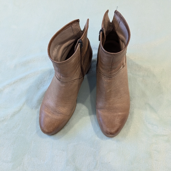 Dansko Heeled Booties - 40 - Honey - Picture 2 of 10